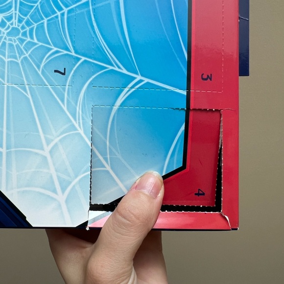 MARVEL SPIDER-MAN  "7 Days of Socks" Advent Calendar Gift Set Size Ages 7-10 NEW - Picture 3 of 8